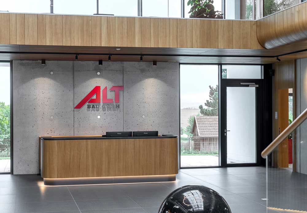 Alt