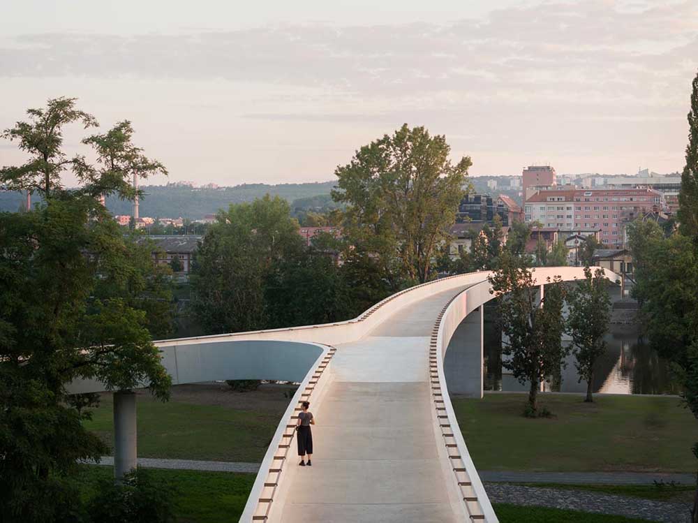 Alex Shoots Buildings